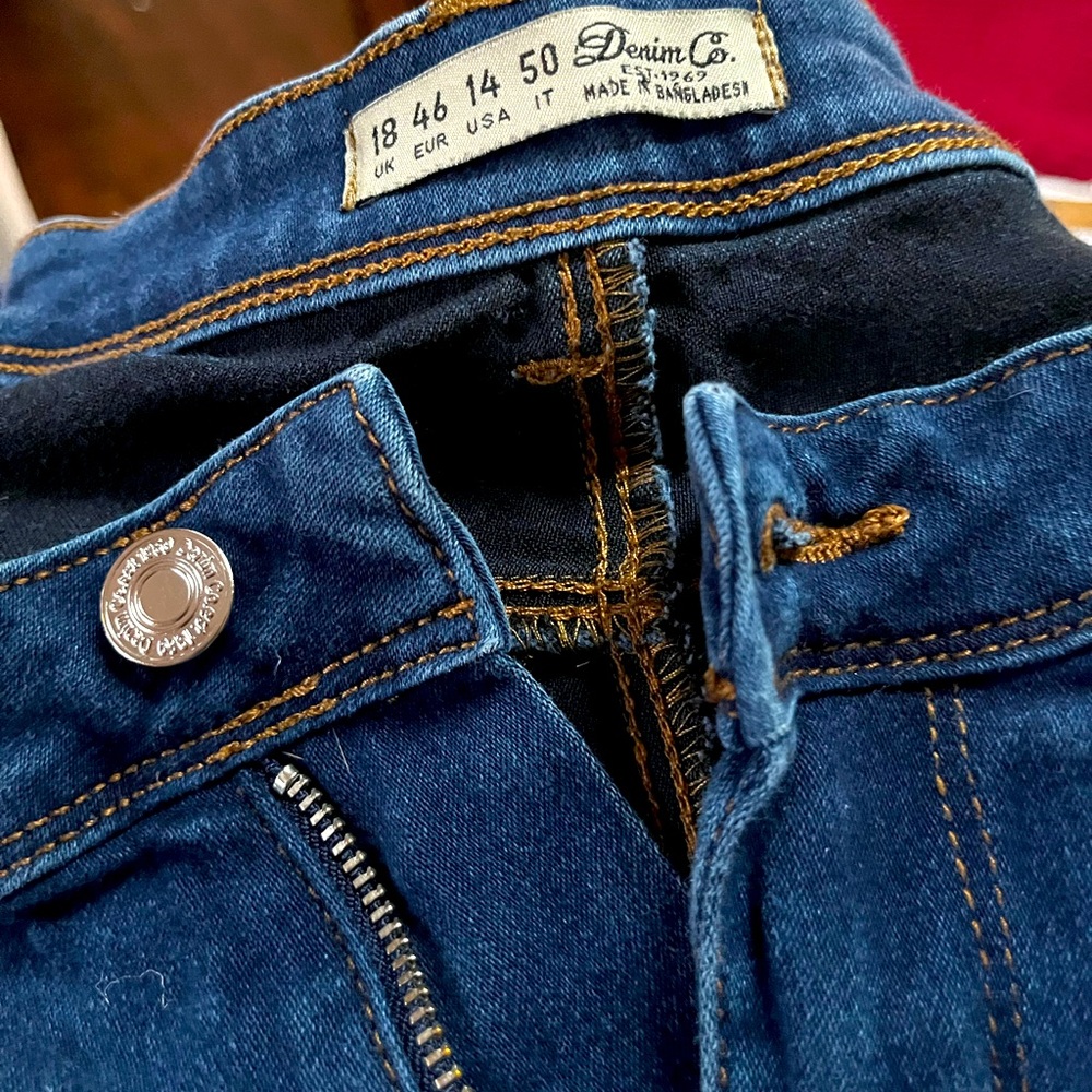 Dark blue jeans, good condition, don’t fit anymore, too baggy, Size 14.